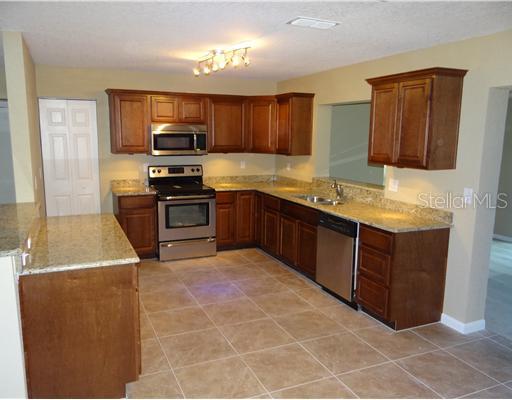 Image 2 of 52 For 917 15th Avenue