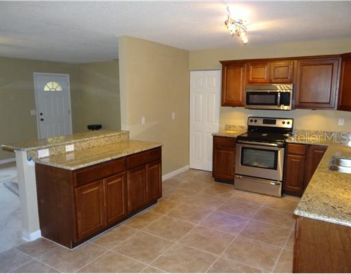 Image 3 of 52 For 917 15th Avenue
