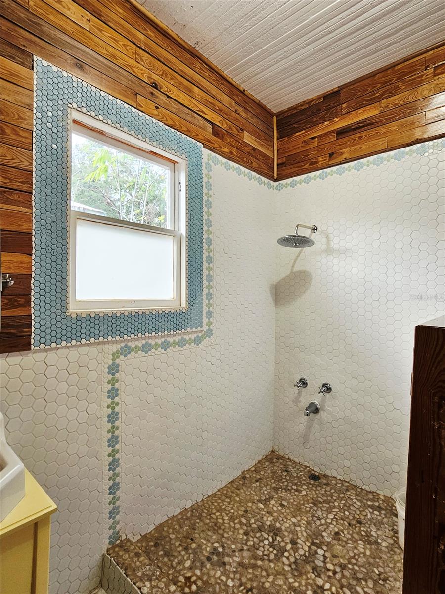 Image 31 of 52 For 917 15th Avenue