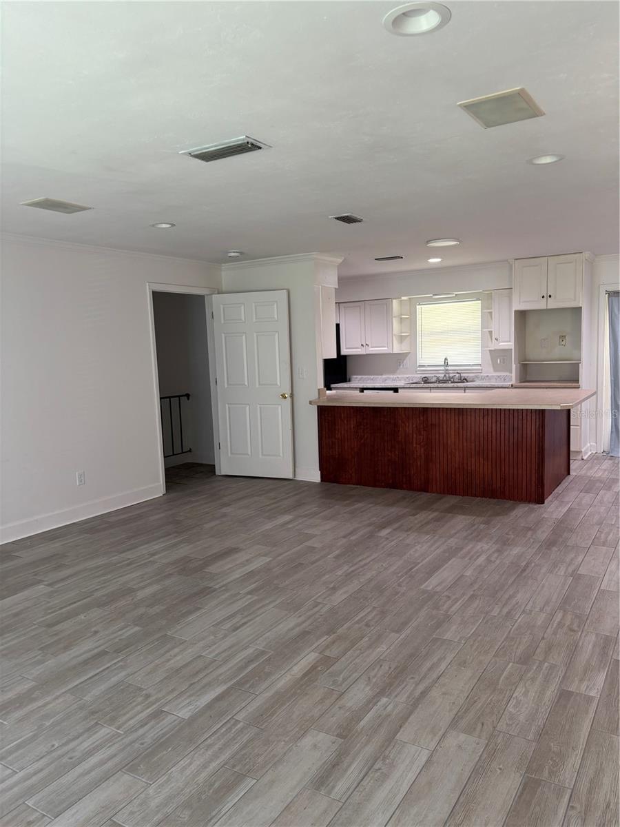 Image 3 of 18 For 600 122nd Street