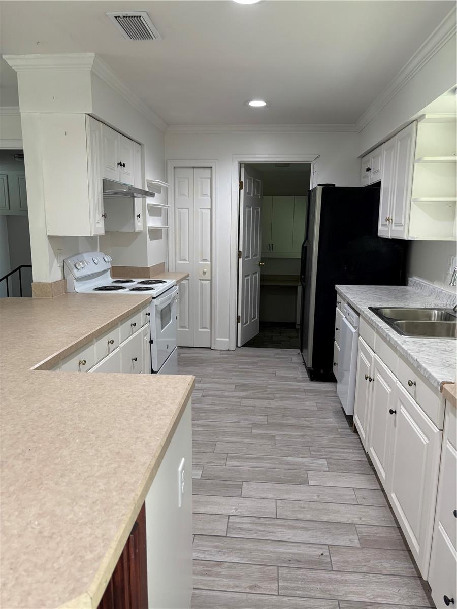 Image 5 of 18 For 600 122nd Street