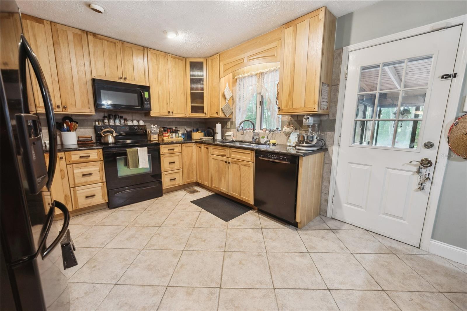 Image 10 of 51 For 8290 Melrose Road