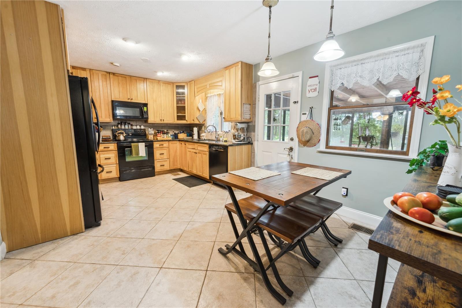 Image 11 of 51 For 8290 Melrose Road