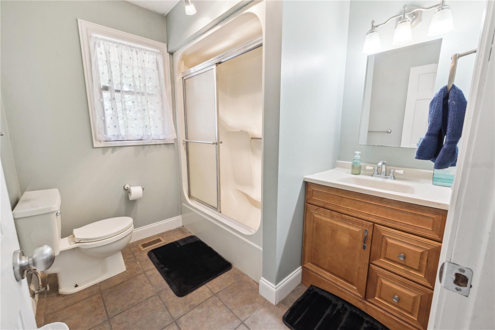 Image 16 of 51 For 8290 Melrose Road