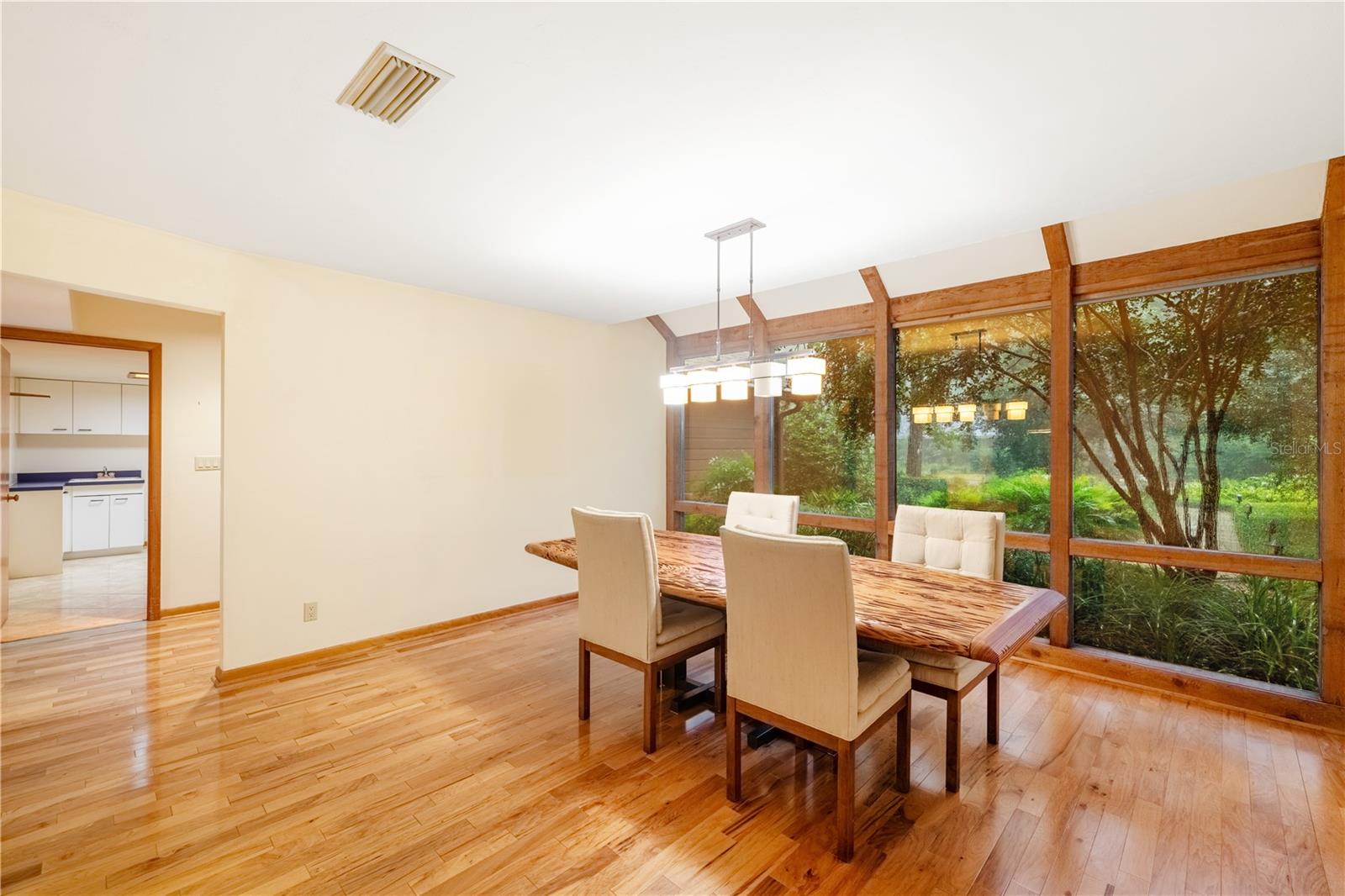 Image 18 of 68 For 1225 23rd Terrace