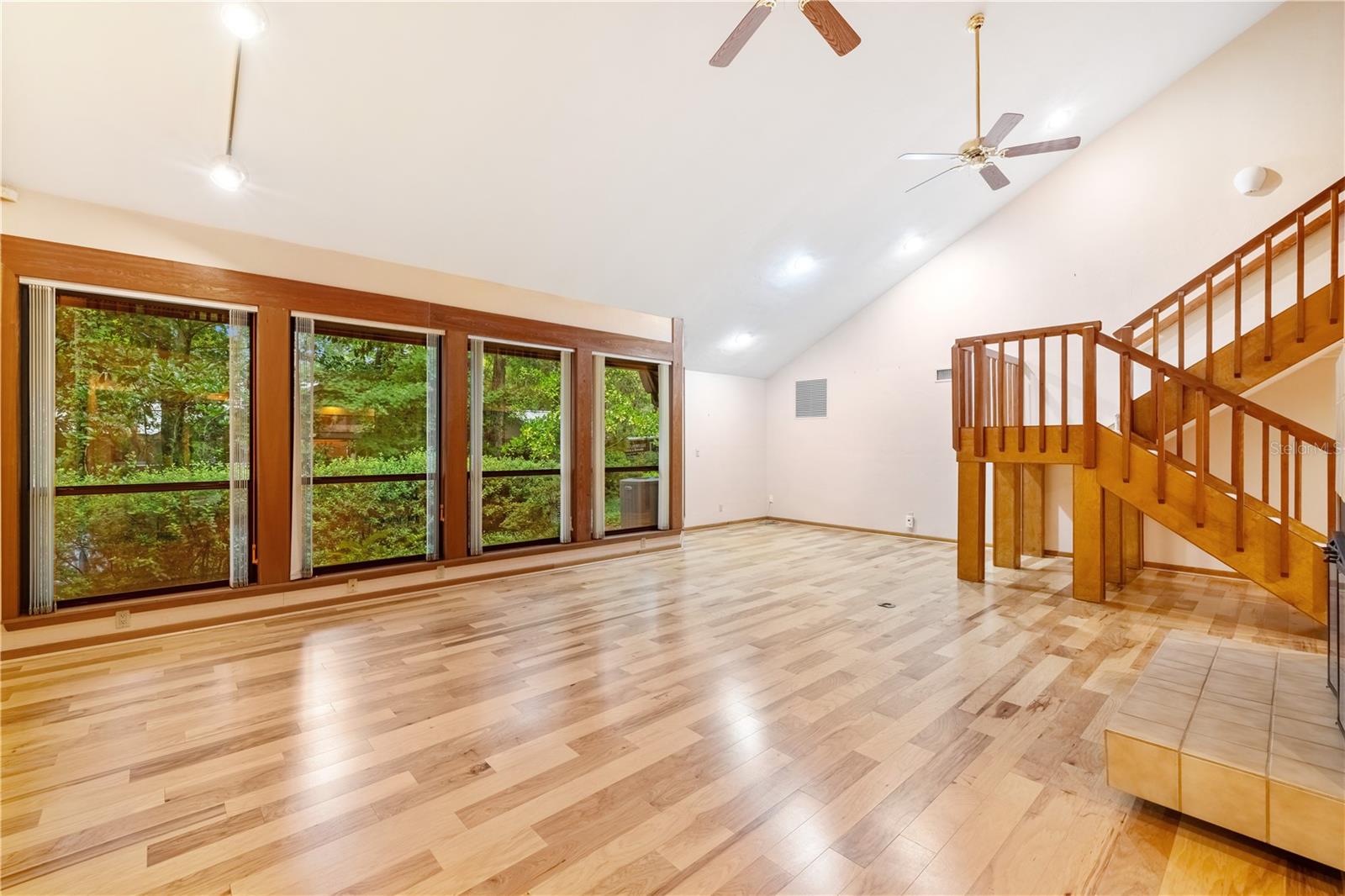 Image 8 of 68 For 1225 23rd Terrace