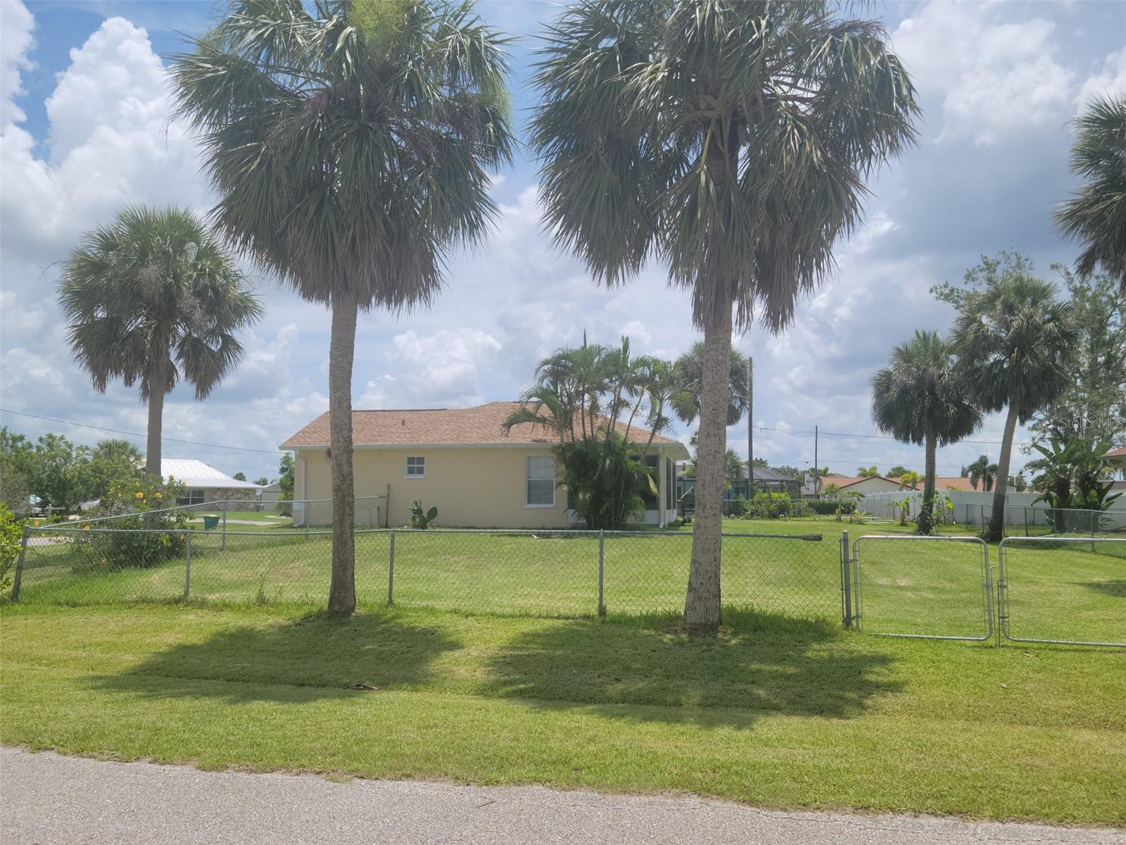 Image 5 of 24 For 4611 Herman Circle