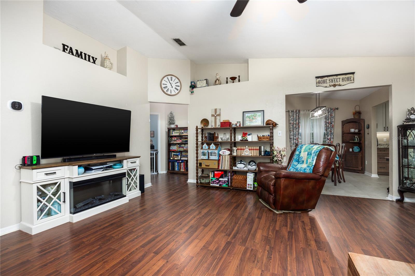 Image 11 of 37 For 25308 17th Avenue