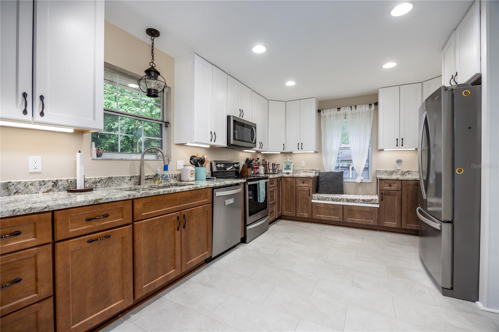 Image 15 of 37 For 25308 17th Avenue