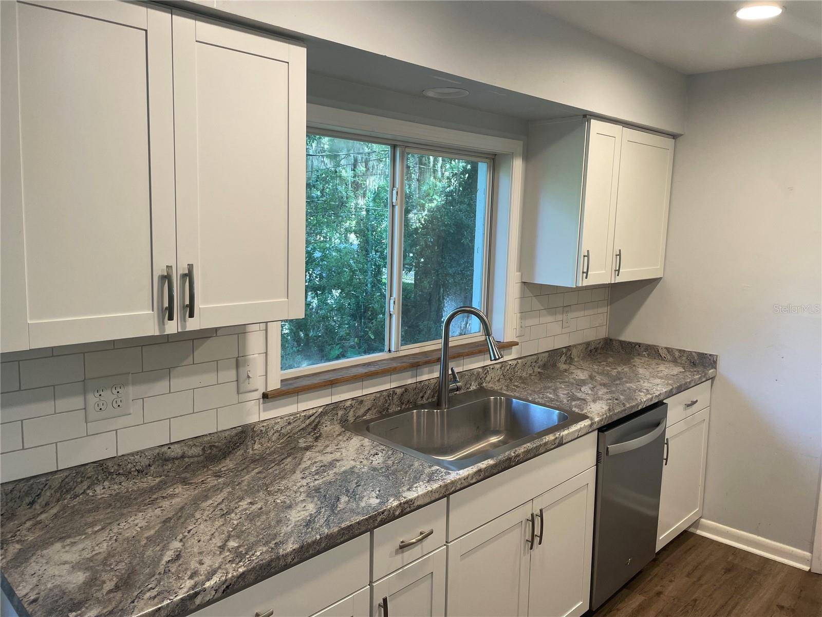 Image 12 of 26 For 112 29th Street