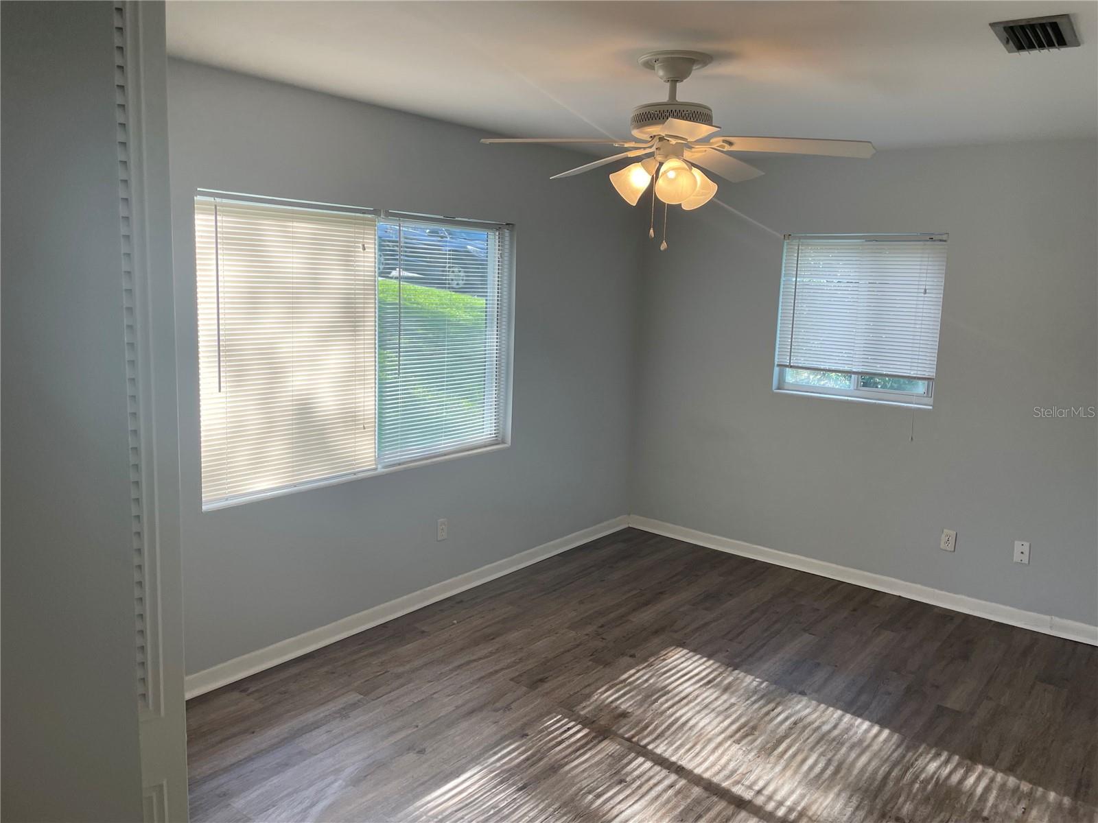 Image 21 of 26 For 112 29th Street