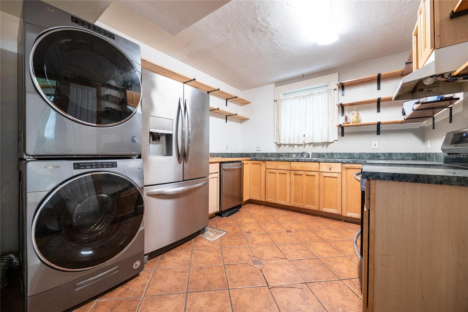 Image 17 of 49 For 407 8th Street