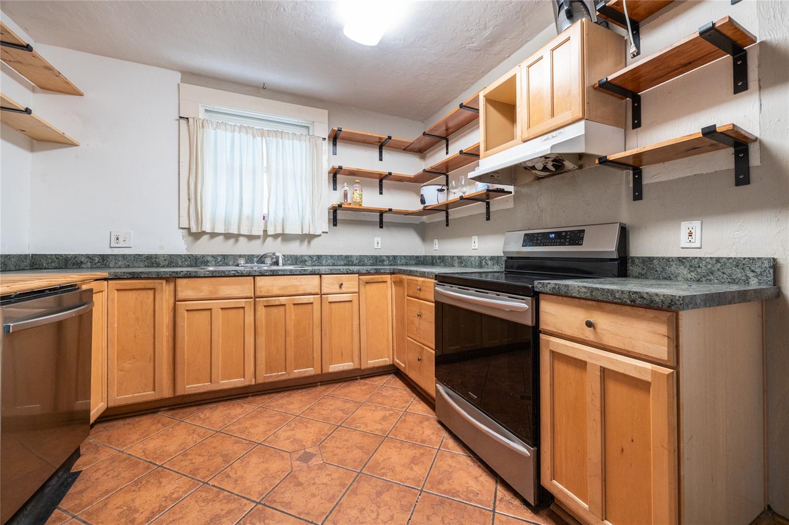 Image 19 of 49 For 407 8th Street