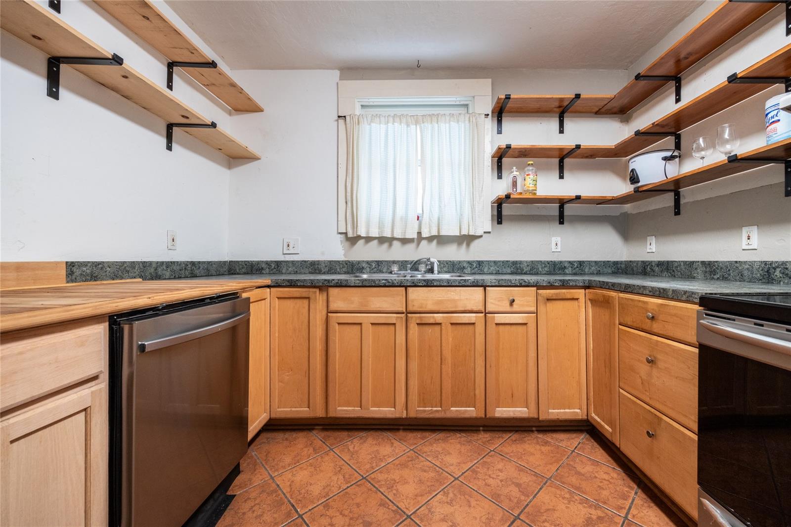 Image 21 of 49 For 407 8th Street