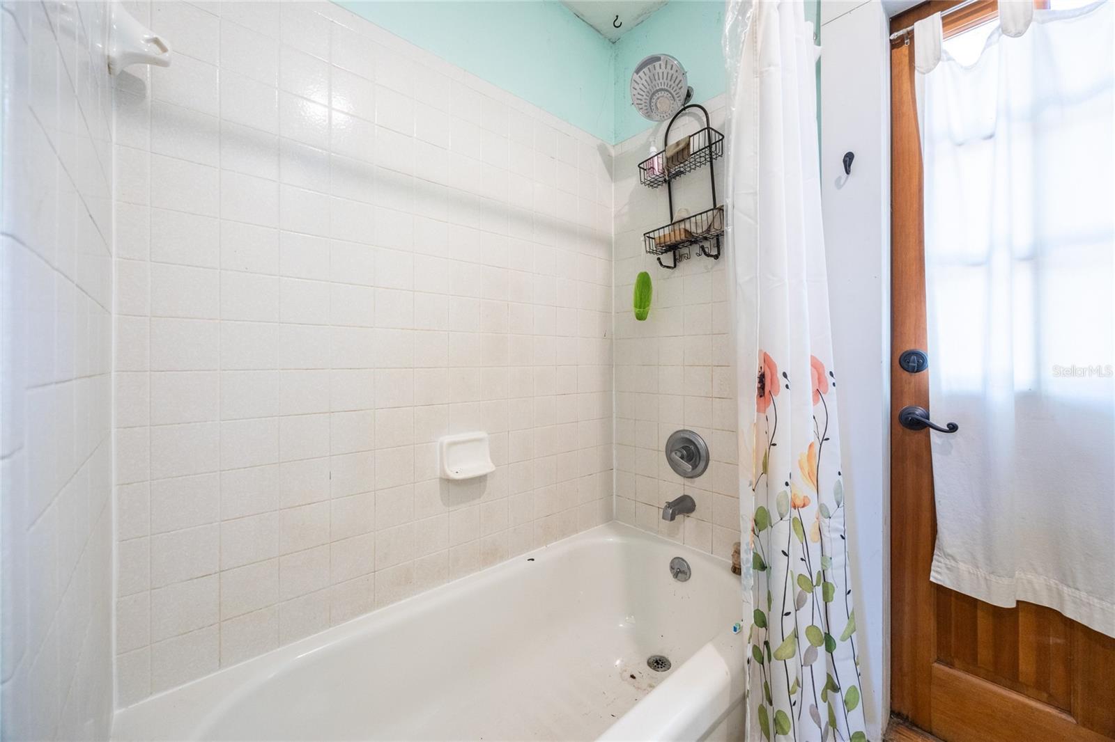 Image 23 of 49 For 407 8th Street