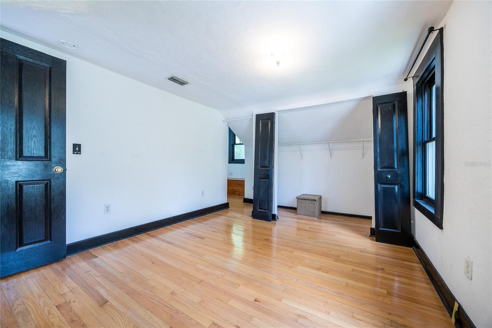 Image 33 of 49 For 407 8th Street