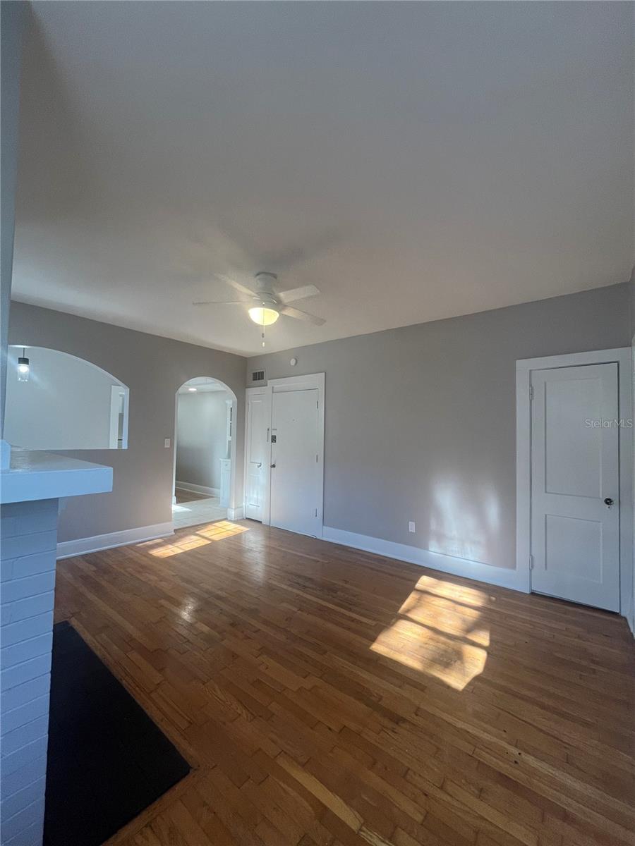 Image 4 of 16 For 3303 Empedrado Street 4