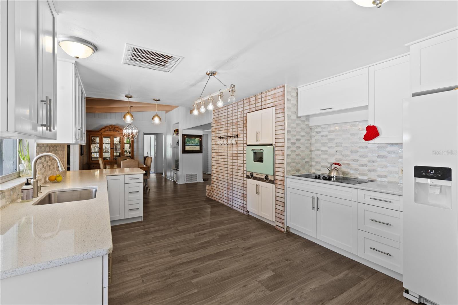 Image 15 of 34 For 813 22nd Street