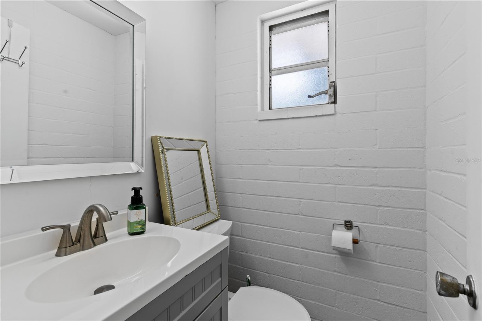 Image 27 of 34 For 813 22nd Street