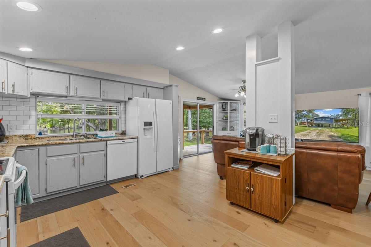Image 9 of 78 For 7870 25th Place