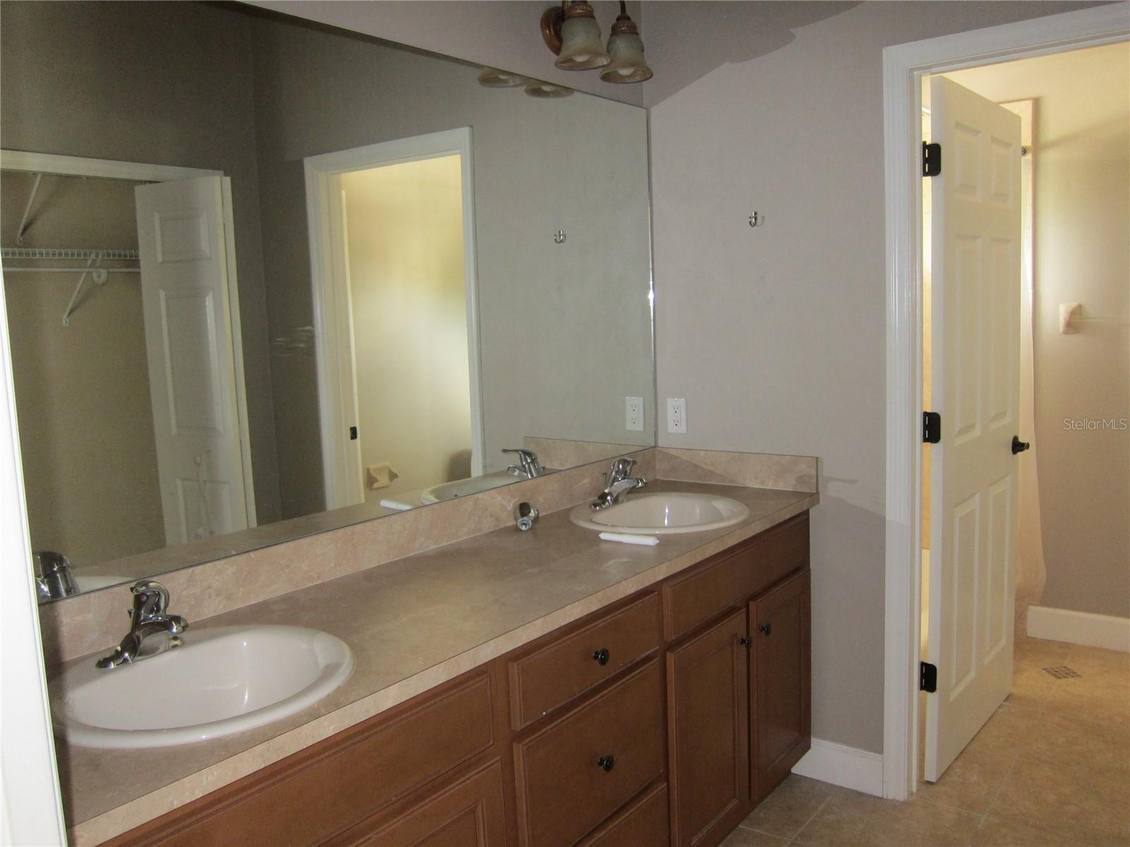 Image 11 of 26 For 5213 91 Drive 20