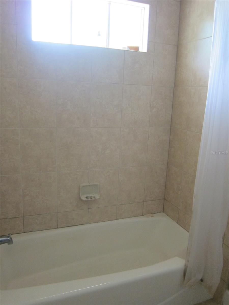 Image 13 of 26 For 5213 91 Drive 20