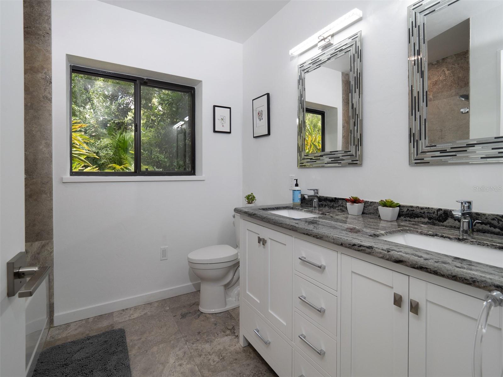 Image 20 of 61 For 2261 24th Avenue