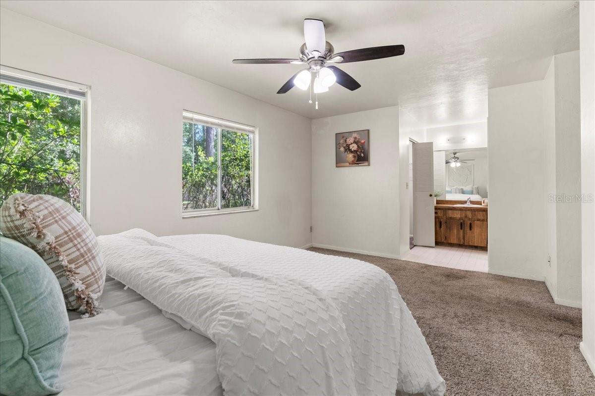 Image 19 of 44 For 4337 43rd Terrace
