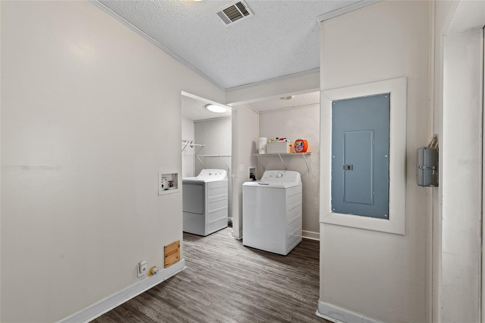 Image 23 of 40 For 14090 48th Street