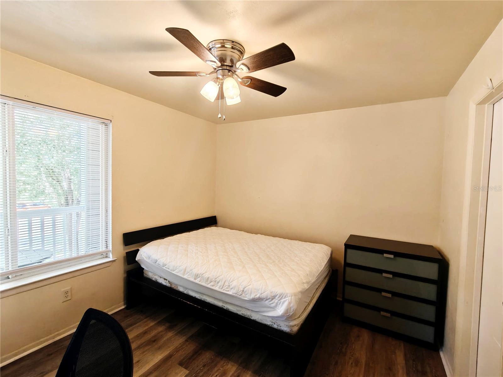 Image 11 of 19 For 4000 23rd Street 5-207 Room