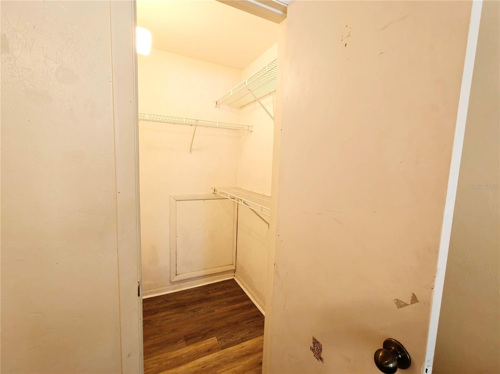Image 13 of 19 For 4000 23rd Street 5-207 Room