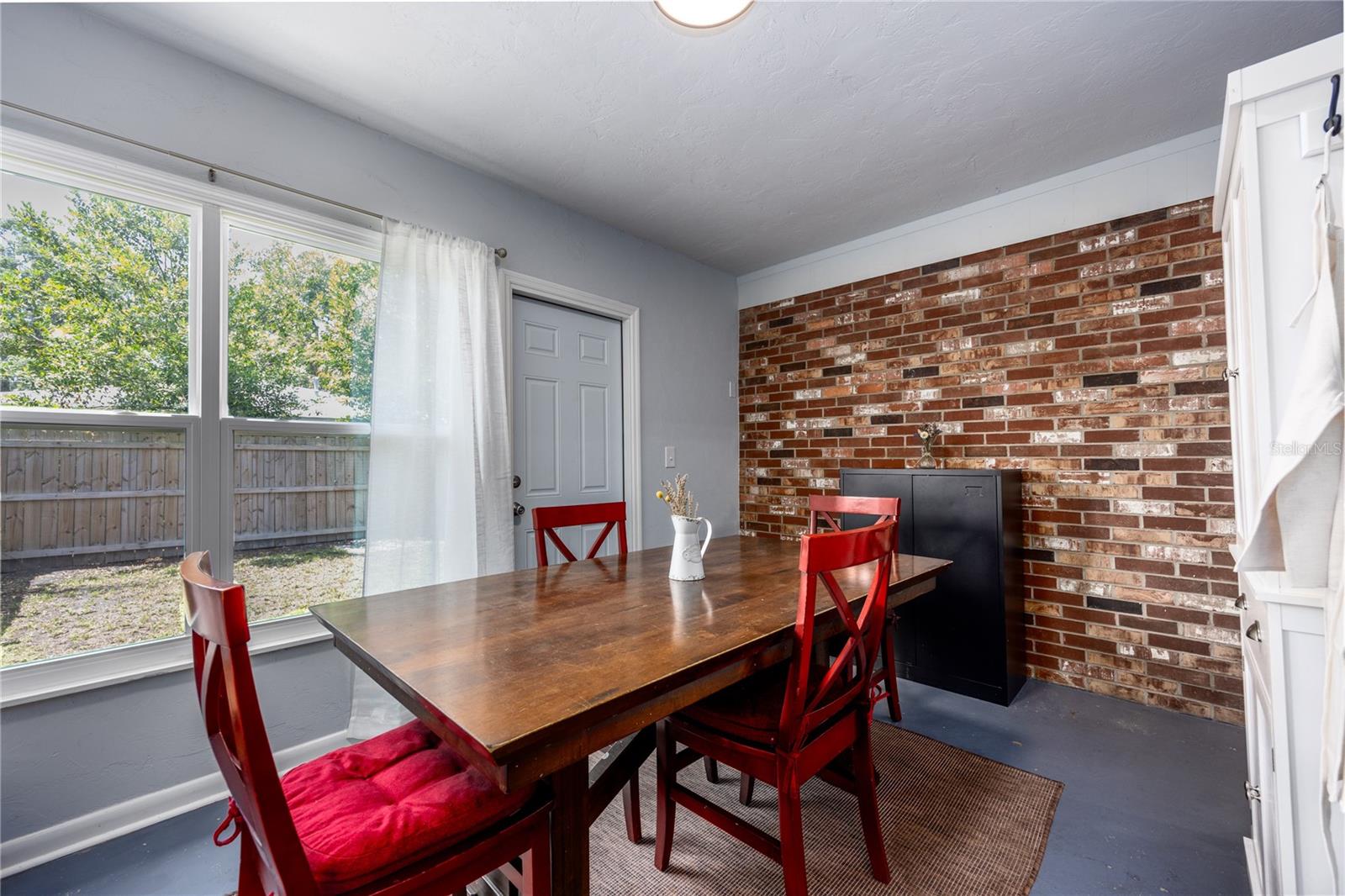 Image 14 of 45 For 725 4th Avenue