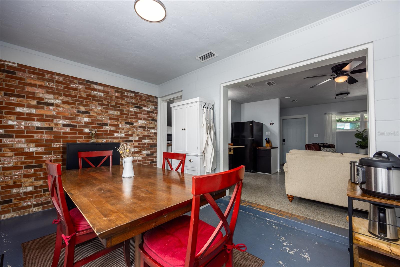 Image 15 of 45 For 725 4th Avenue