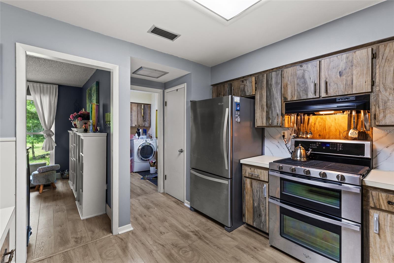 Image 18 of 42 For 9816 87th Drive