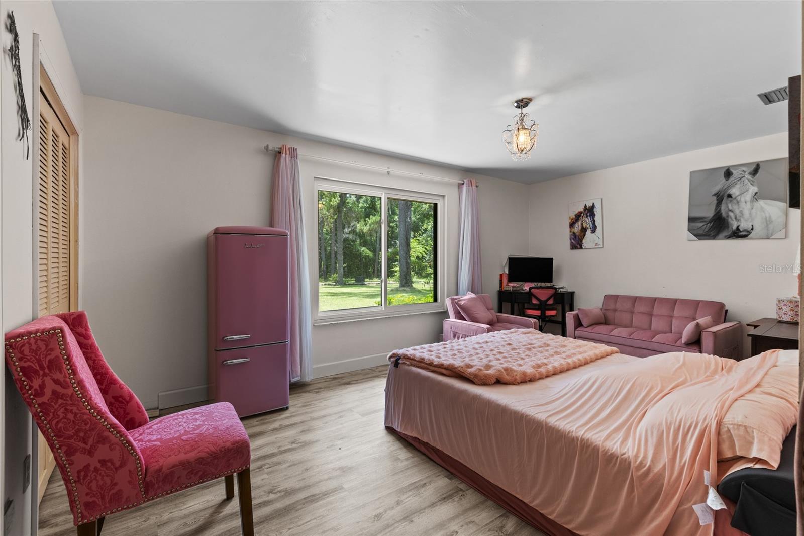 Image 20 of 42 For 9816 87th Drive