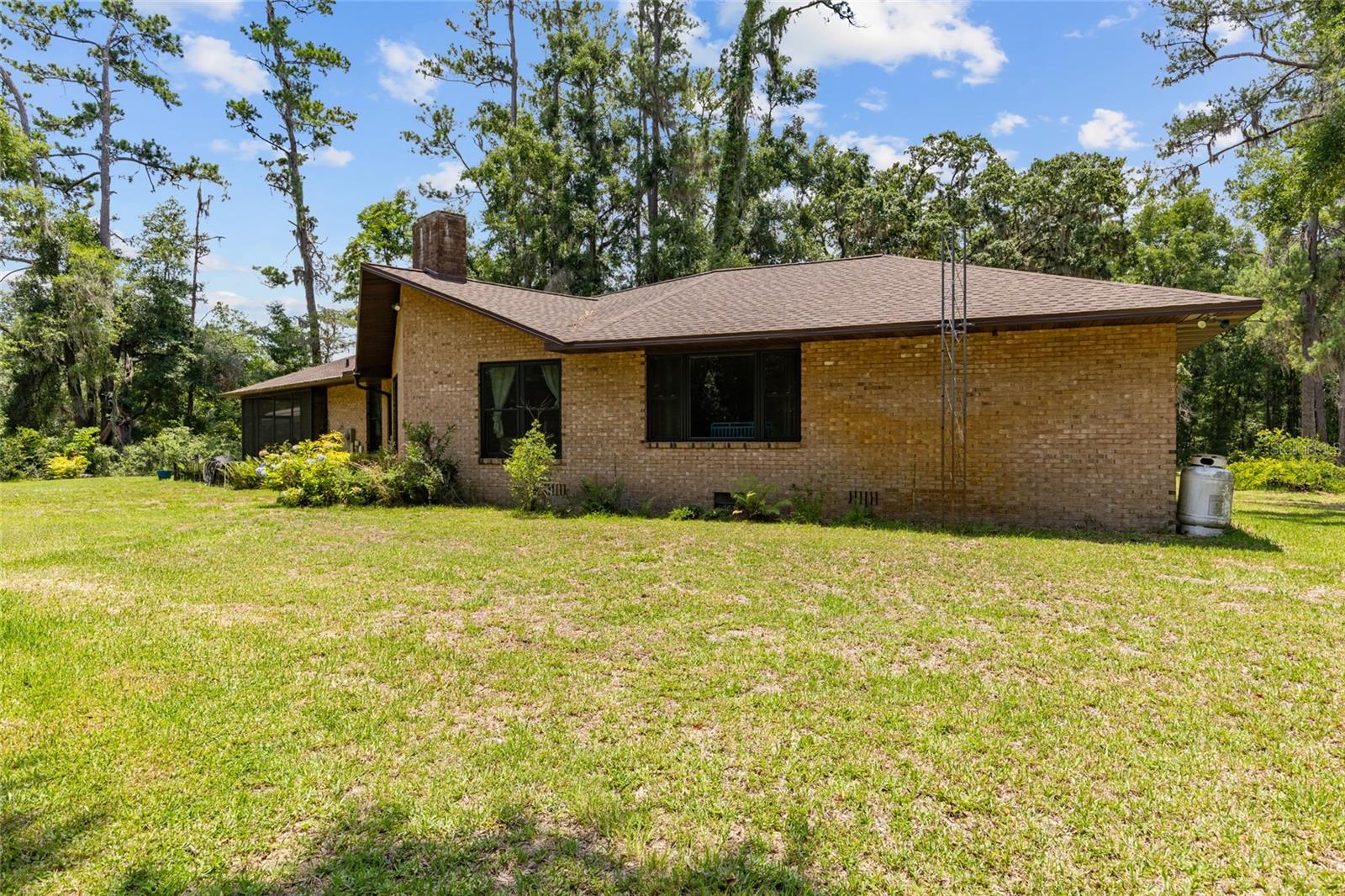 Image 29 of 42 For 9816 87th Drive