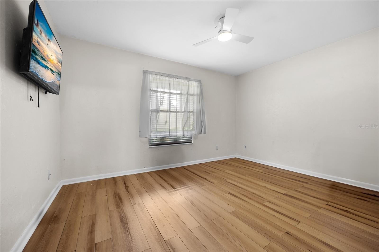 Image 12 of 23 For 3807 108th Boulevard