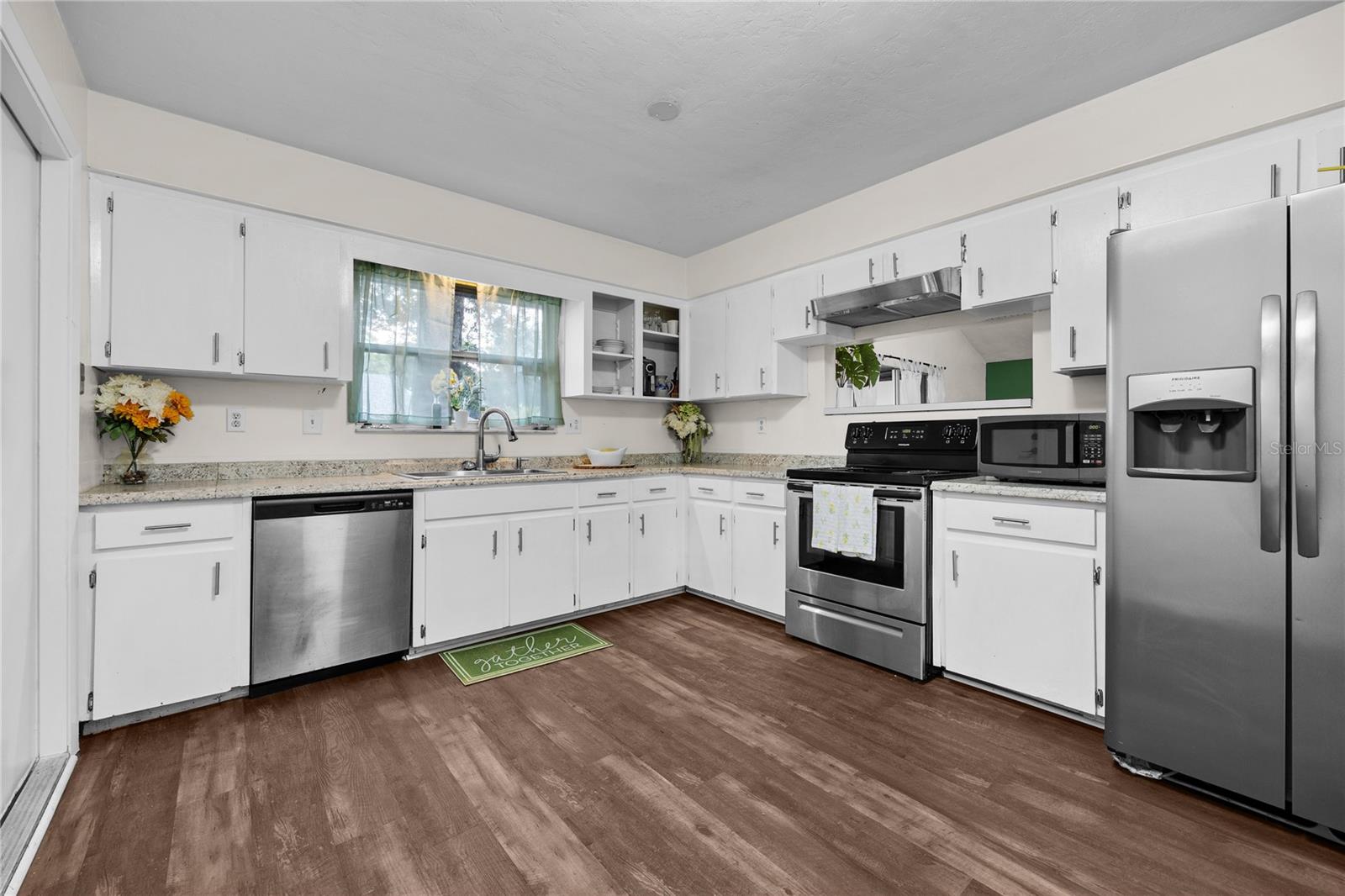 Image 5 of 23 For 3807 108th Boulevard