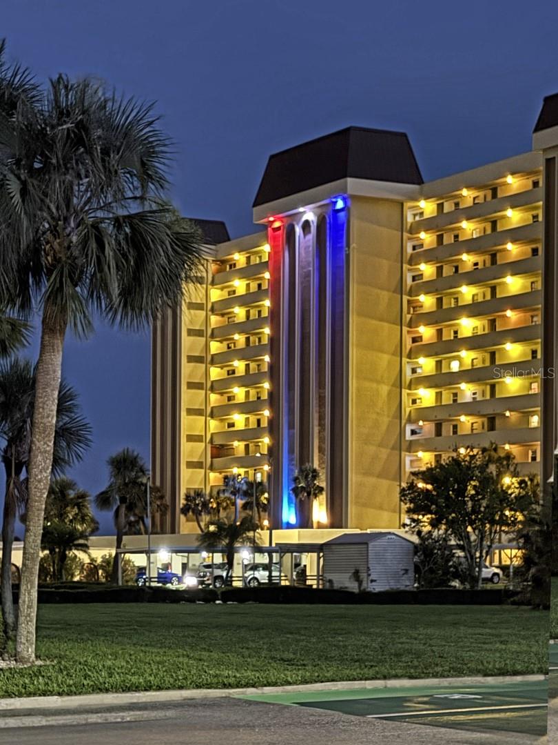 Image 32 of 38 For 4750 Cove Circle 502