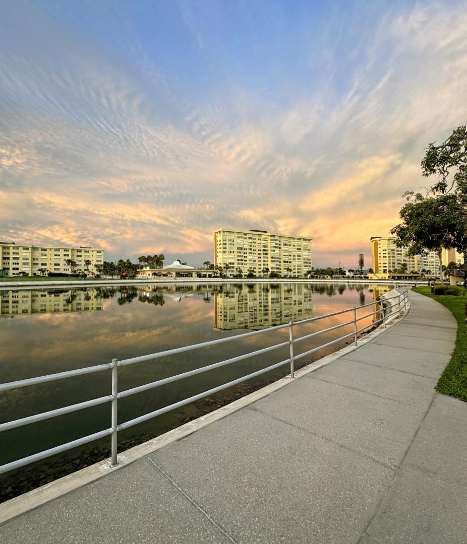 Image 33 of 38 For 4750 Cove Circle 502