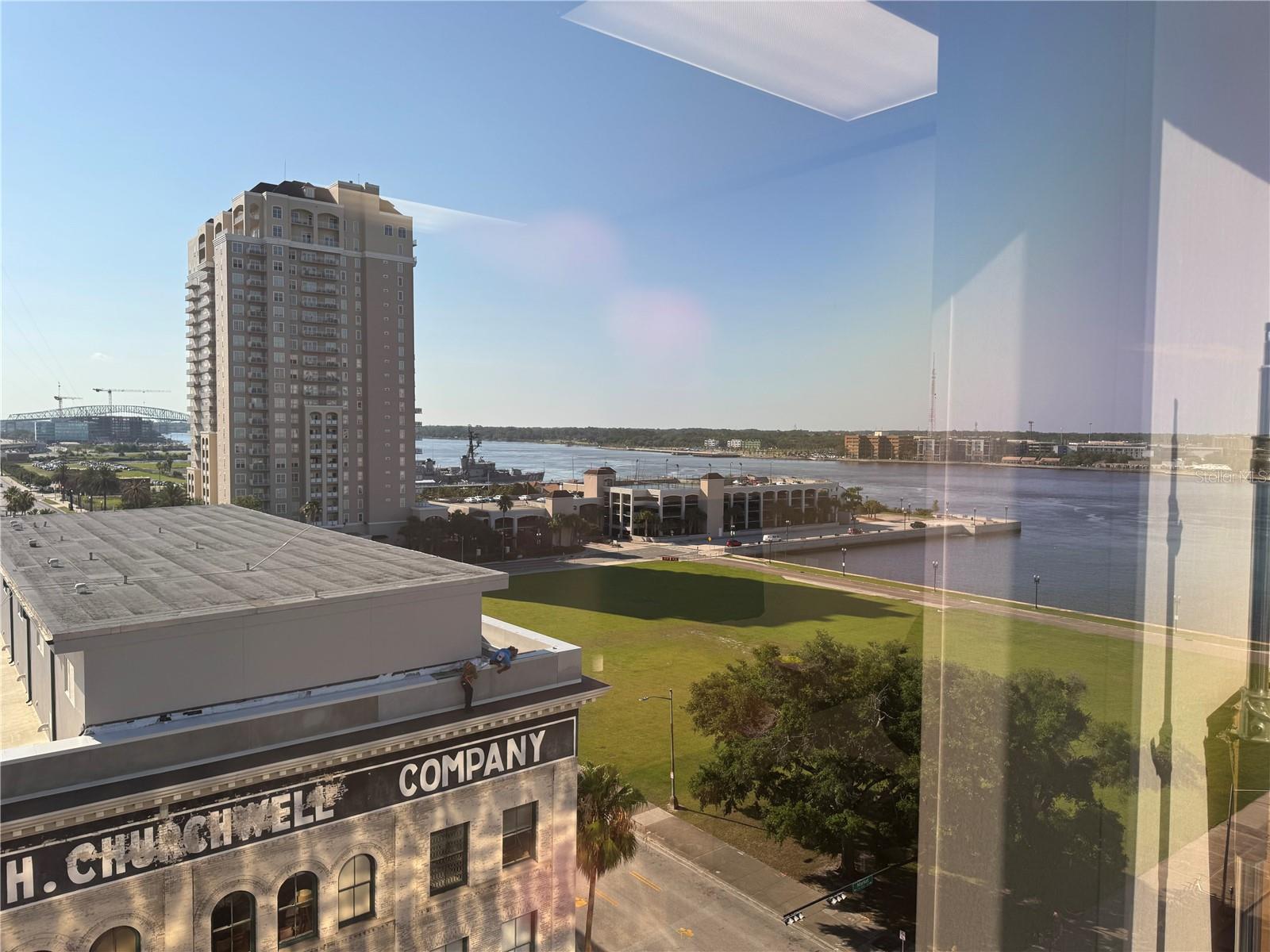 Image 7 of 9 For 233 Bay Street 916