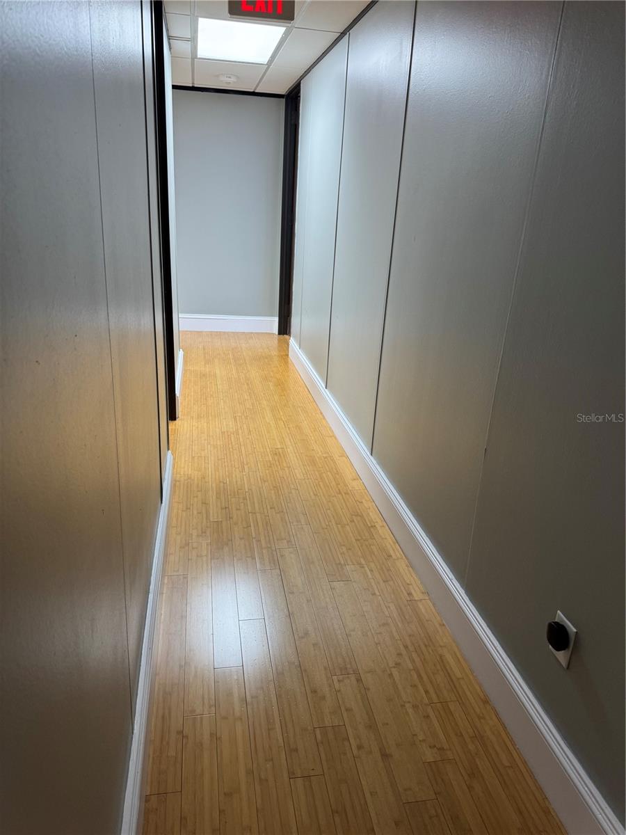 Image 6 of 10 For 233 Bay Street 920b
