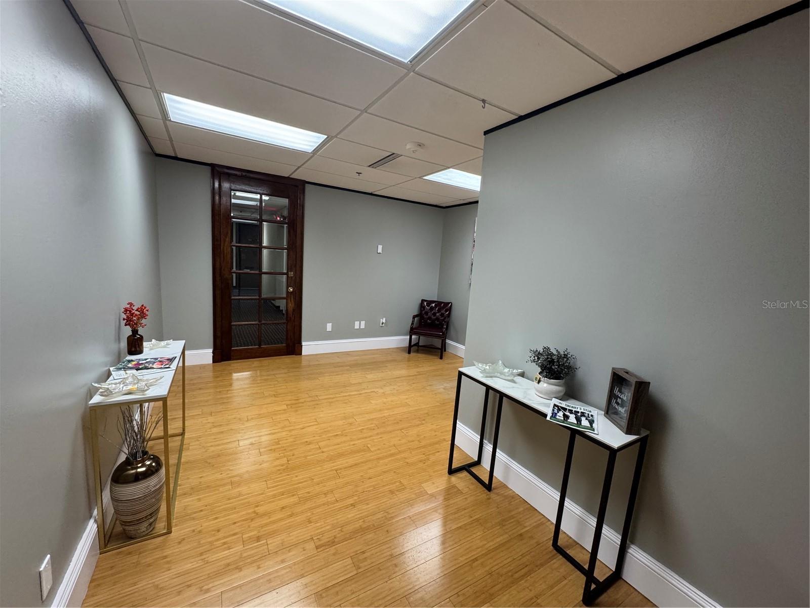 Image 8 of 10 For 233 Bay Street 920b