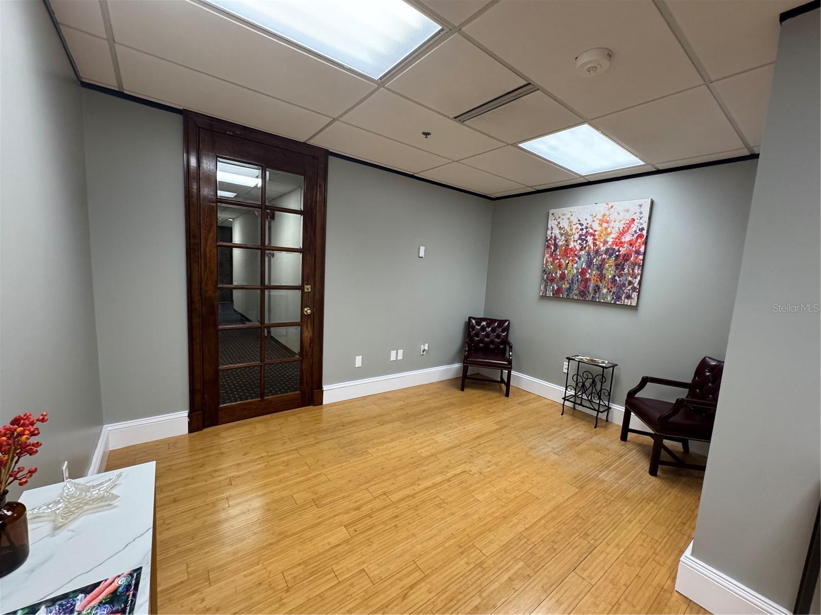 Image 9 of 10 For 233 Bay Street 920b