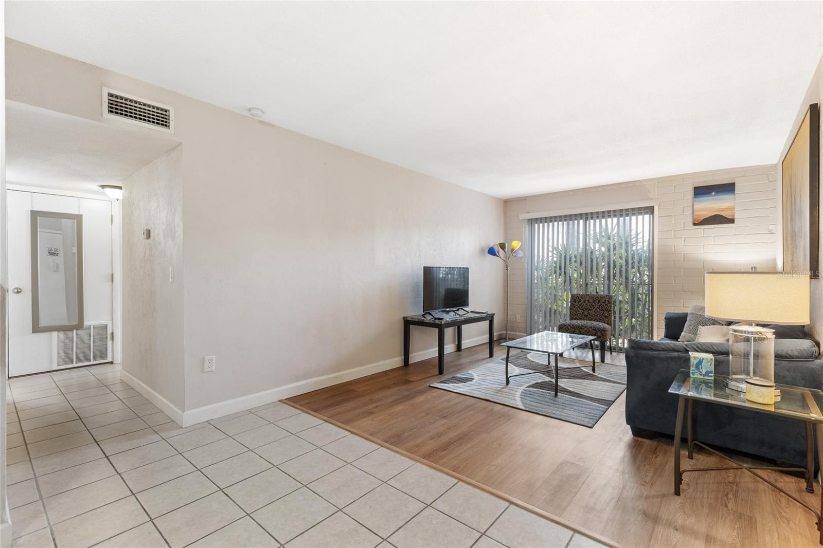 Image 7 of 21 For 1700 16th Court P-3