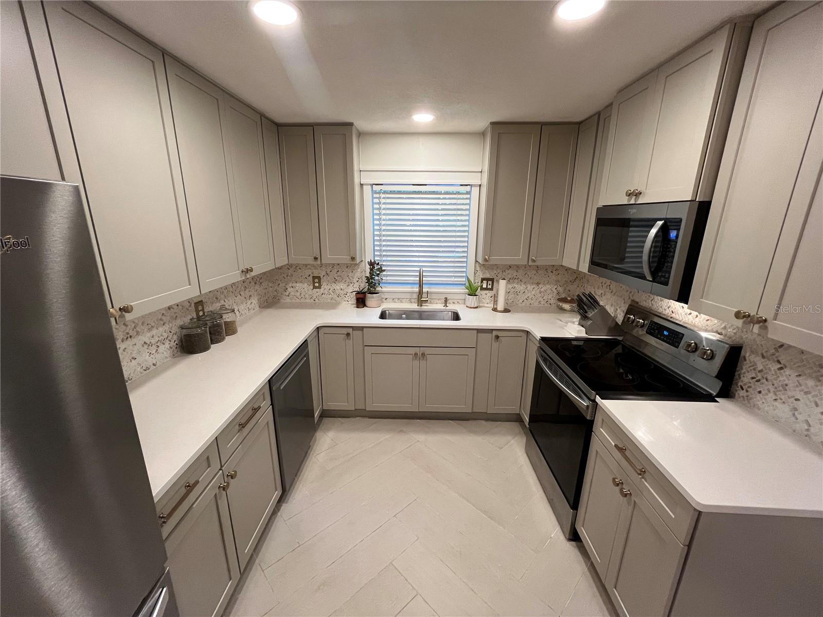 Image 3 of 34 For 1255 2nd Street