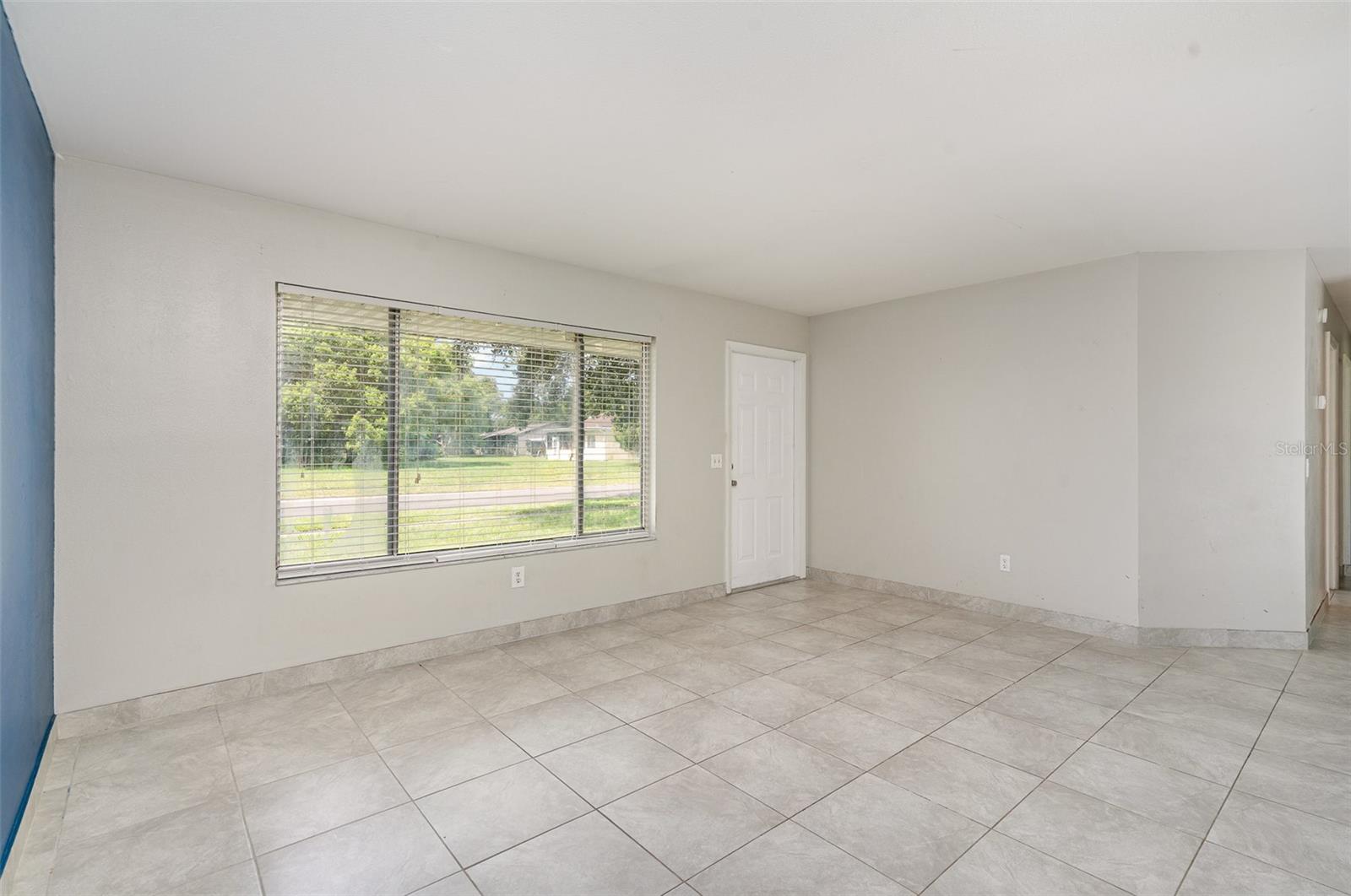 Image 3 of 24 For 991 Gatewood Court Ne