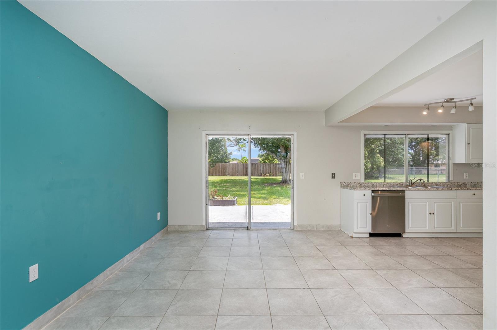 Image 8 of 24 For 991 Gatewood Court Ne