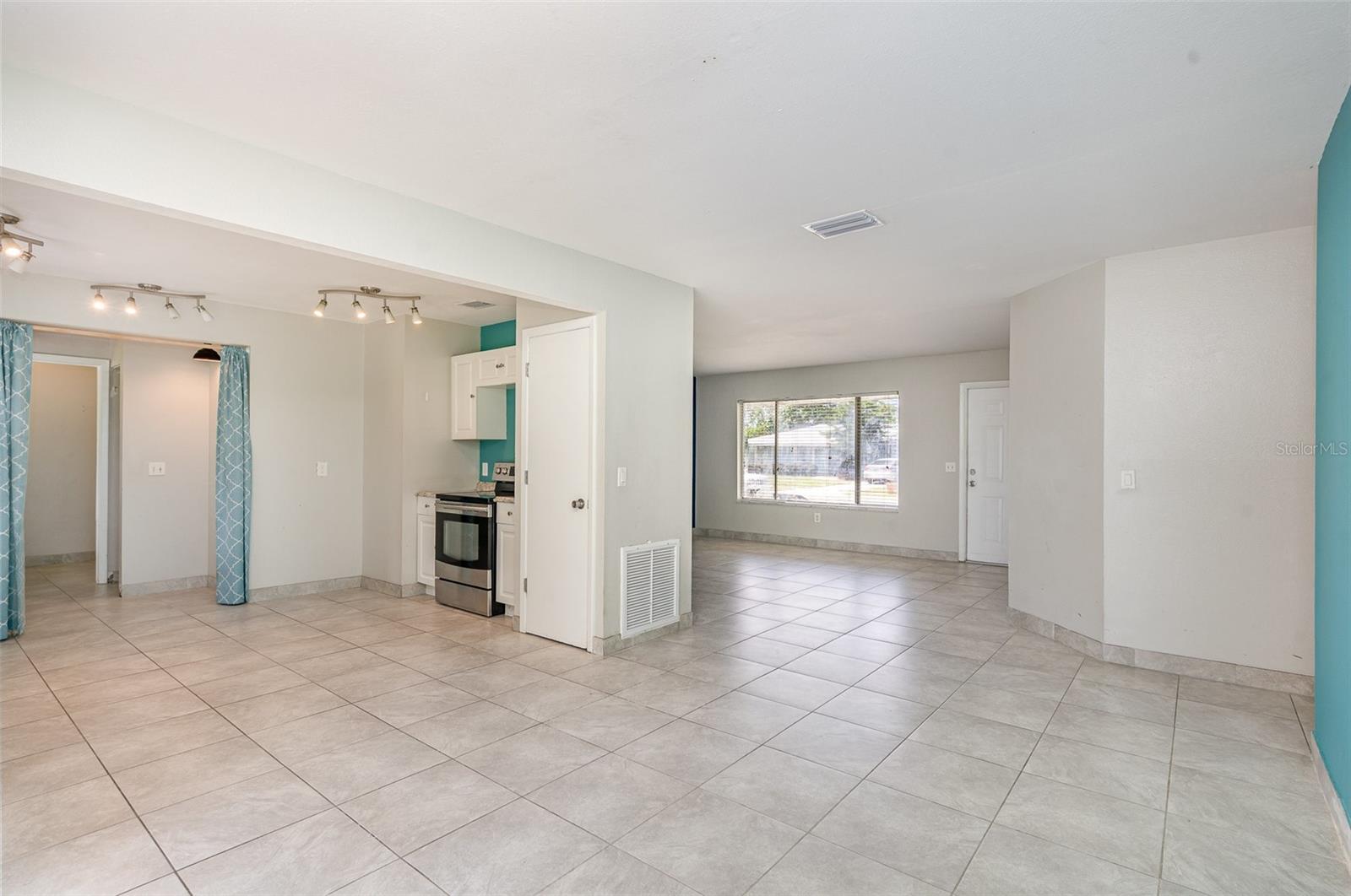 Image 9 of 24 For 991 Gatewood Court Ne