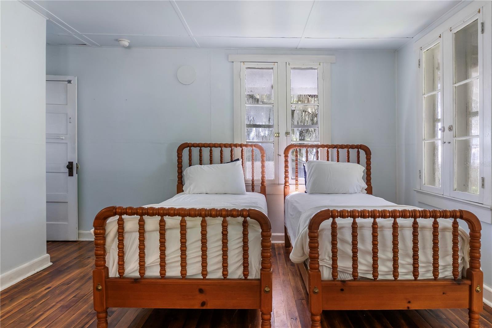 Image 33 of 41 For 7929 221st Street
